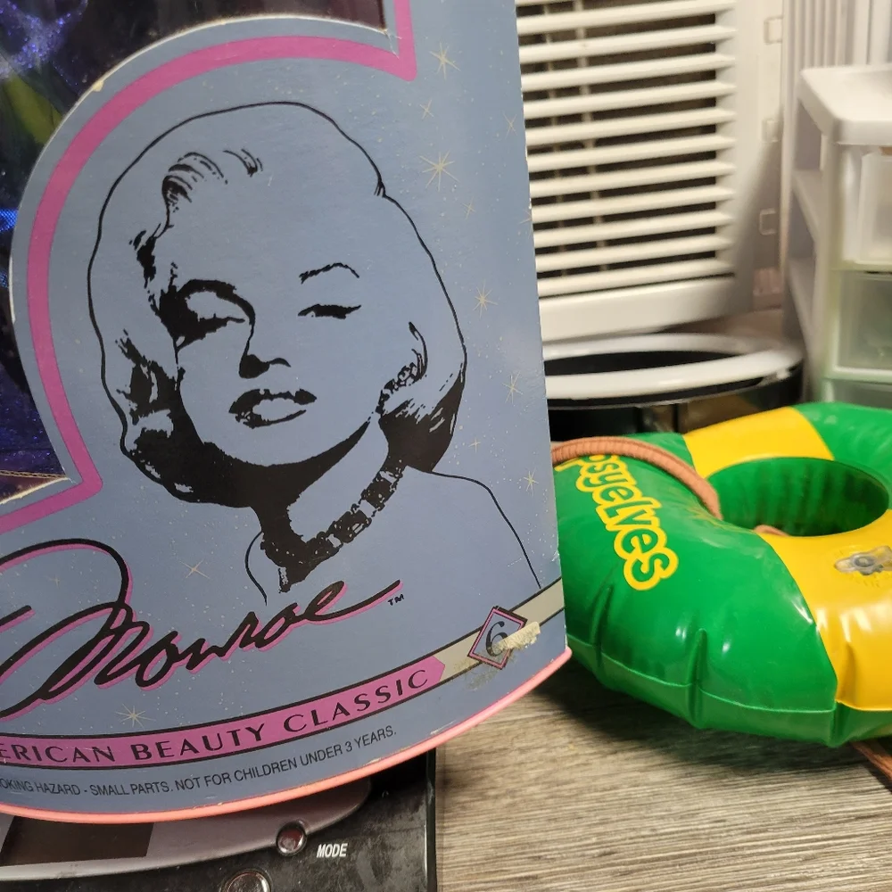 Marilyn Monroe NIB 1993 Spectacular Show‎ Girl Doll